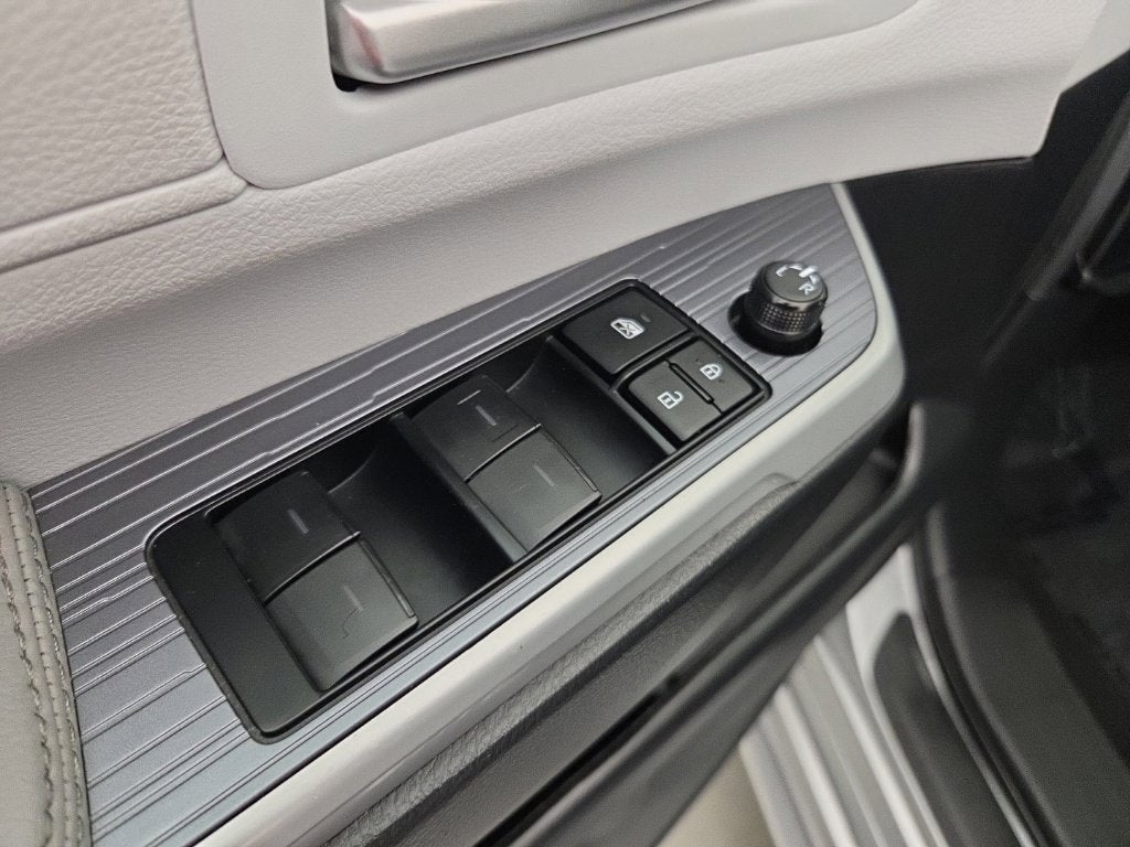 2025 Toyota Sienna XLE 7 Passenger