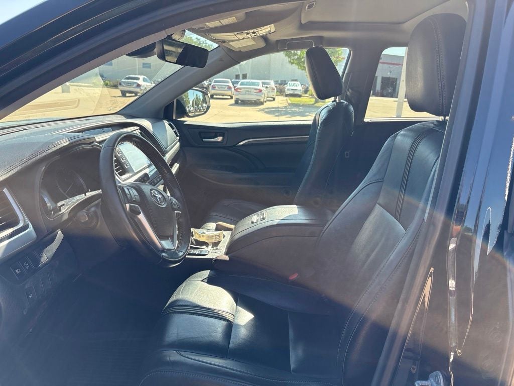 2017 Toyota Highlander SE