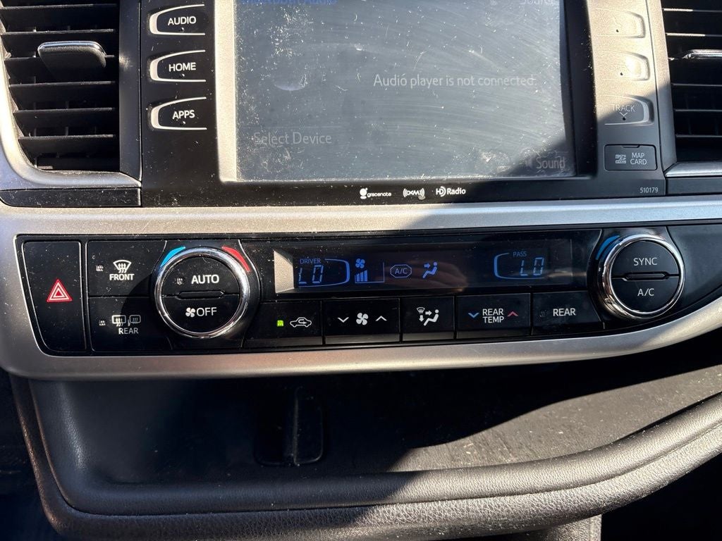 2017 Toyota Highlander SE