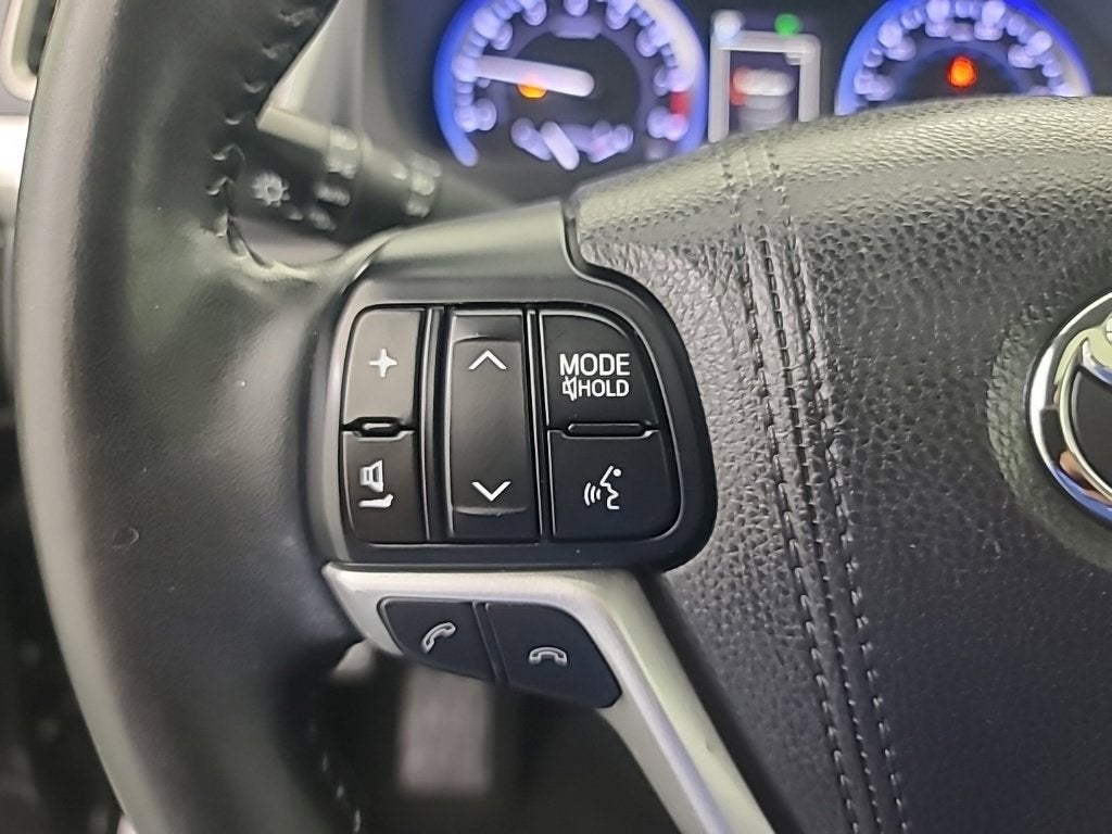 2017 Toyota Highlander SE