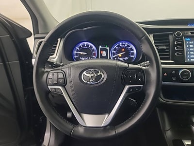 2017 Toyota Highlander SE