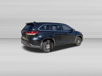 2017 Toyota Highlander SE
