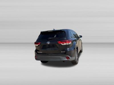 2017 Toyota Highlander SE