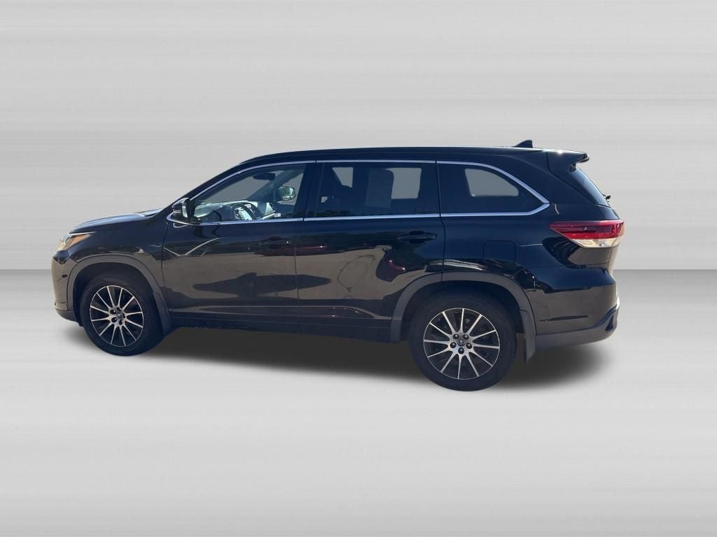 2017 Toyota Highlander SE