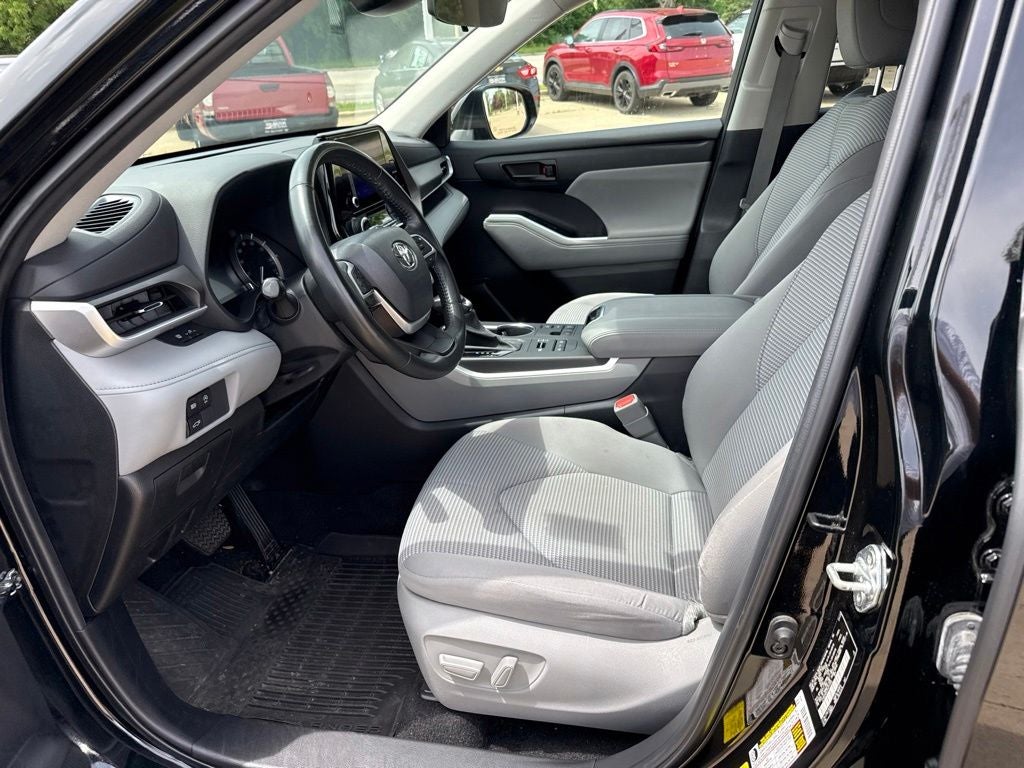 2023 Toyota Highlander LE