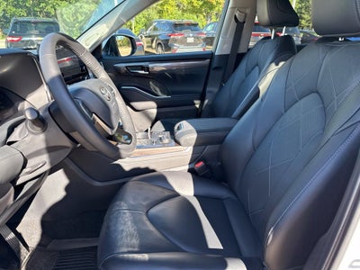 2024 Toyota Highlander Platinum