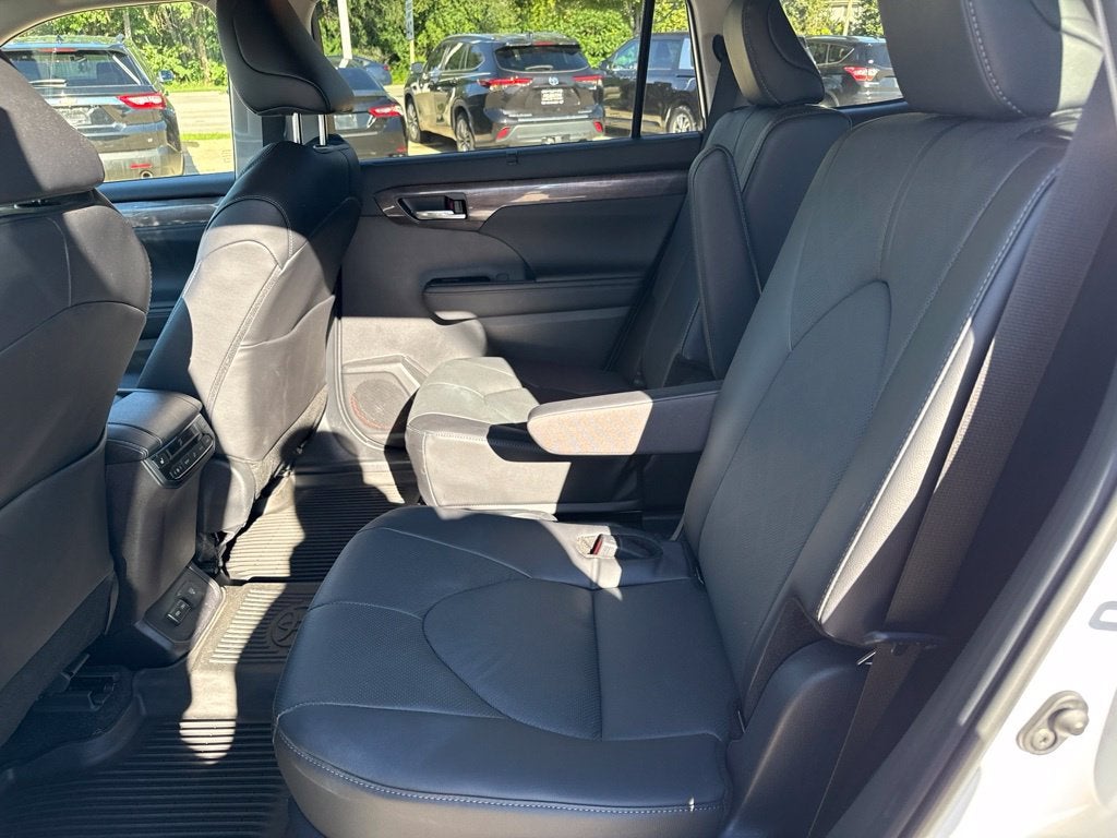 2024 Toyota Highlander Platinum
