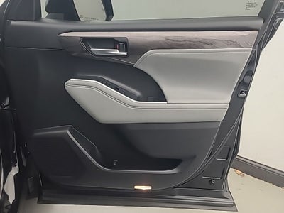 2025 Toyota HIGHLANDER Platinum