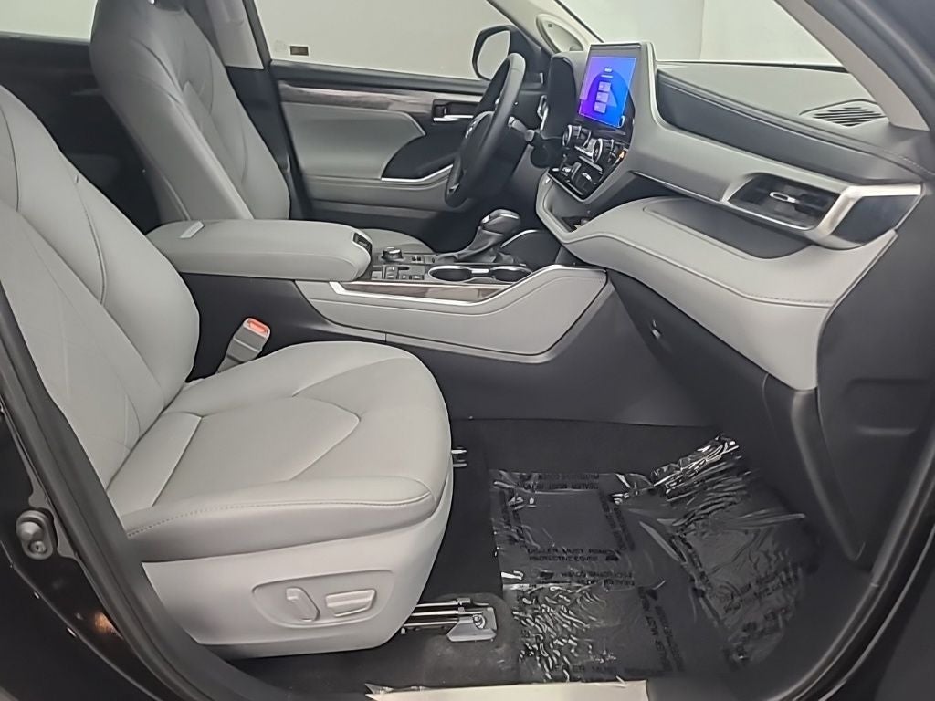 2025 Toyota HIGHLANDER Platinum