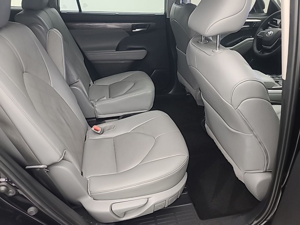 2025 Toyota HIGHLANDER Platinum