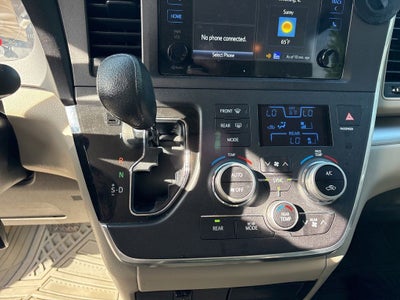2015 Toyota SIENNA LE 3.5L LE 8 Passenger
