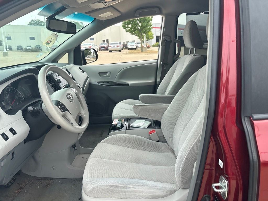 2012 Toyota SIENNA LE 3.5L LE 8 Passenger