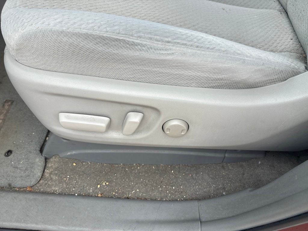 2012 Toyota SIENNA LE 3.5L LE 8 Passenger
