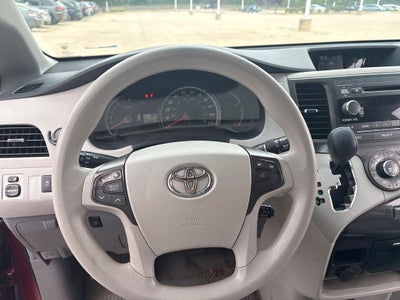 2012 Toyota SIENNA LE 3.5L LE 8 Passenger
