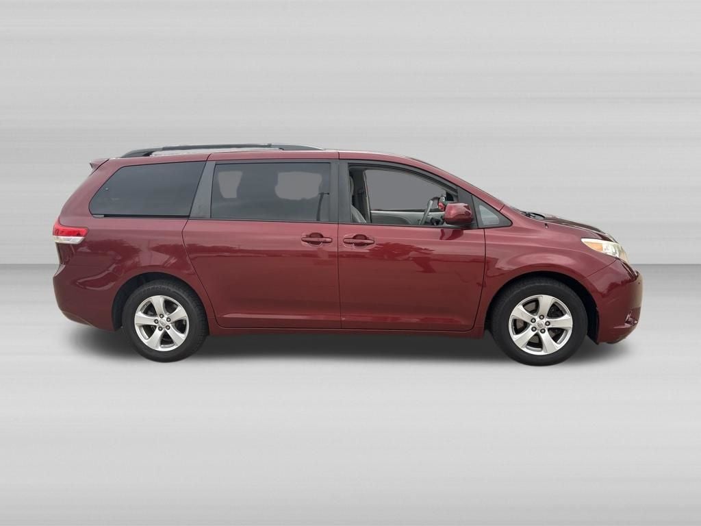 2012 Toyota SIENNA LE 3.5L LE 8 Passenger