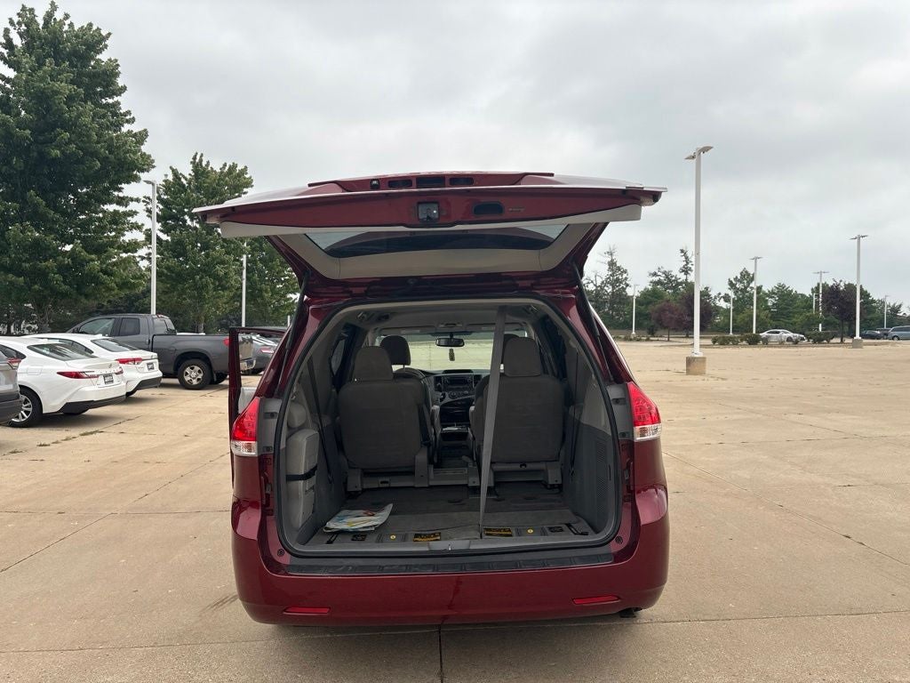2012 Toyota SIENNA LE 3.5L LE 8 Passenger