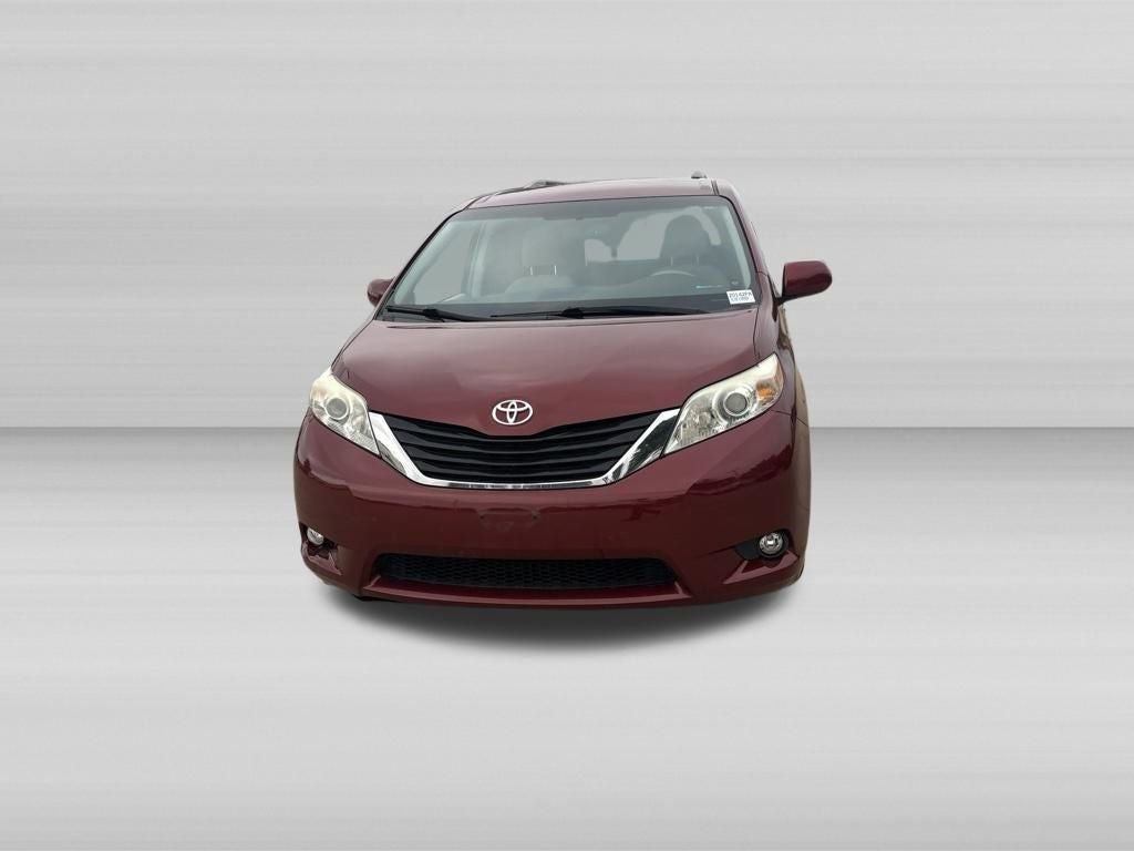 2012 Toyota SIENNA LE 3.5L LE 8 Passenger