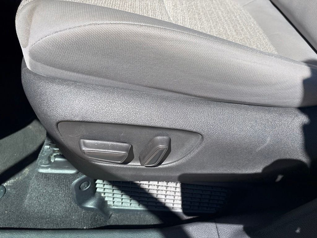 2025 Toyota Sienna LE 8 Passenger