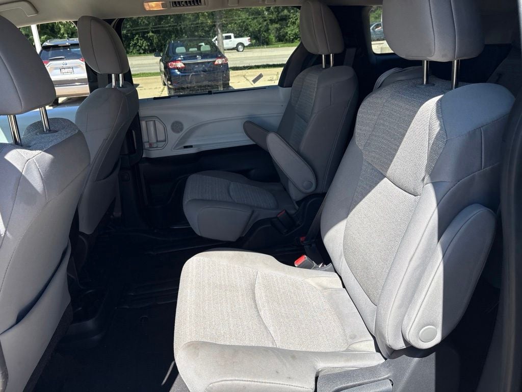 2025 Toyota Sienna LE 8 Passenger