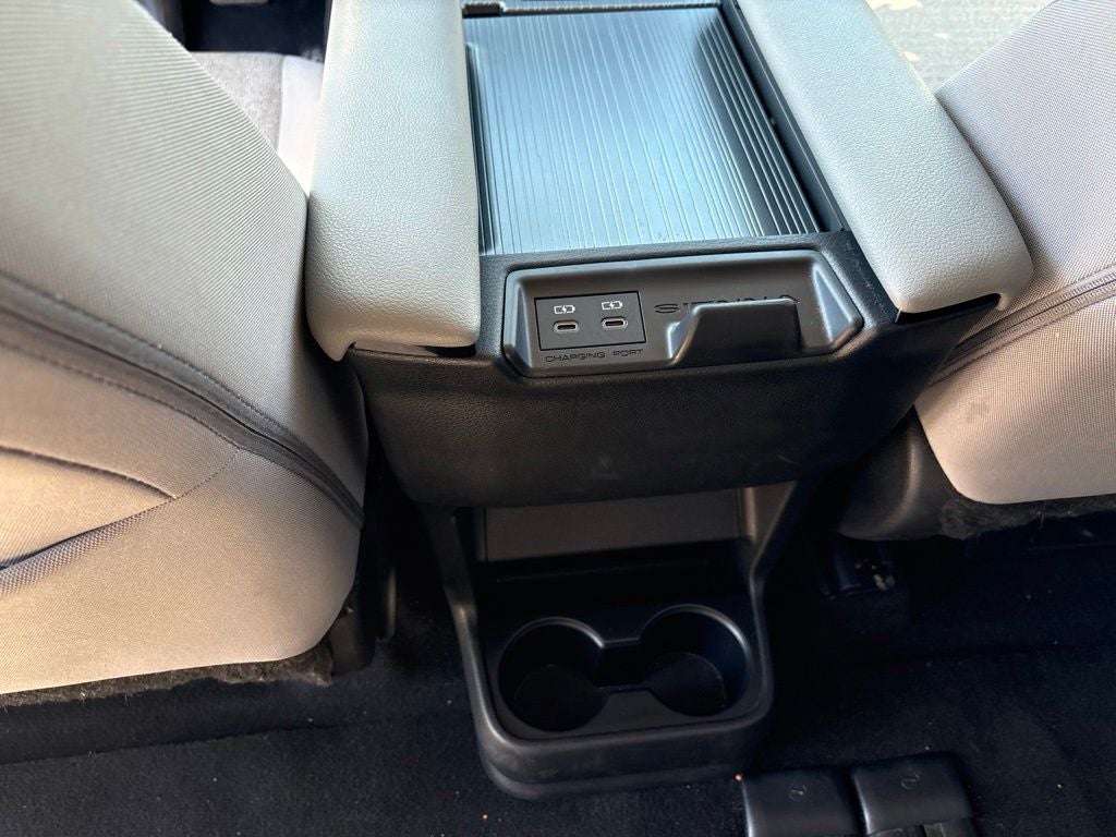 2025 Toyota Sienna LE 8 Passenger