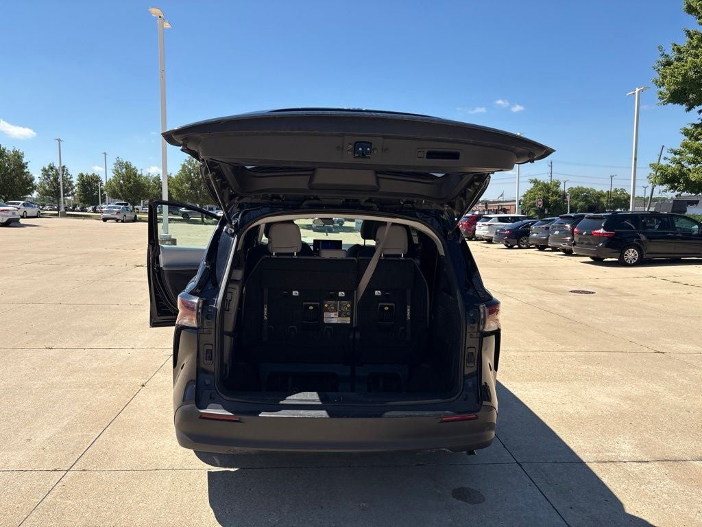 2025 Toyota Sienna LE 8 Passenger