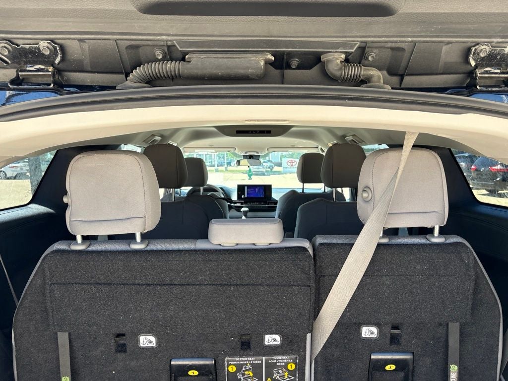 2025 Toyota Sienna LE 8 Passenger