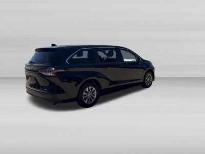 2025 Toyota Sienna LE 8 Passenger