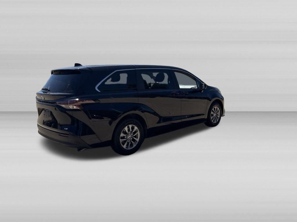 2025 Toyota Sienna LE 8 Passenger