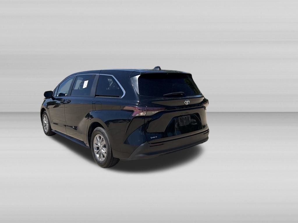2025 Toyota Sienna LE 8 Passenger