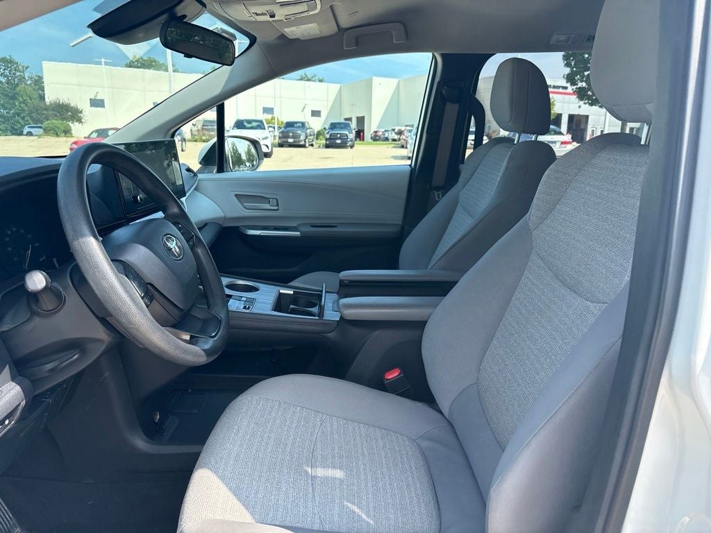 2025 Toyota Sienna LE 8 Passenger