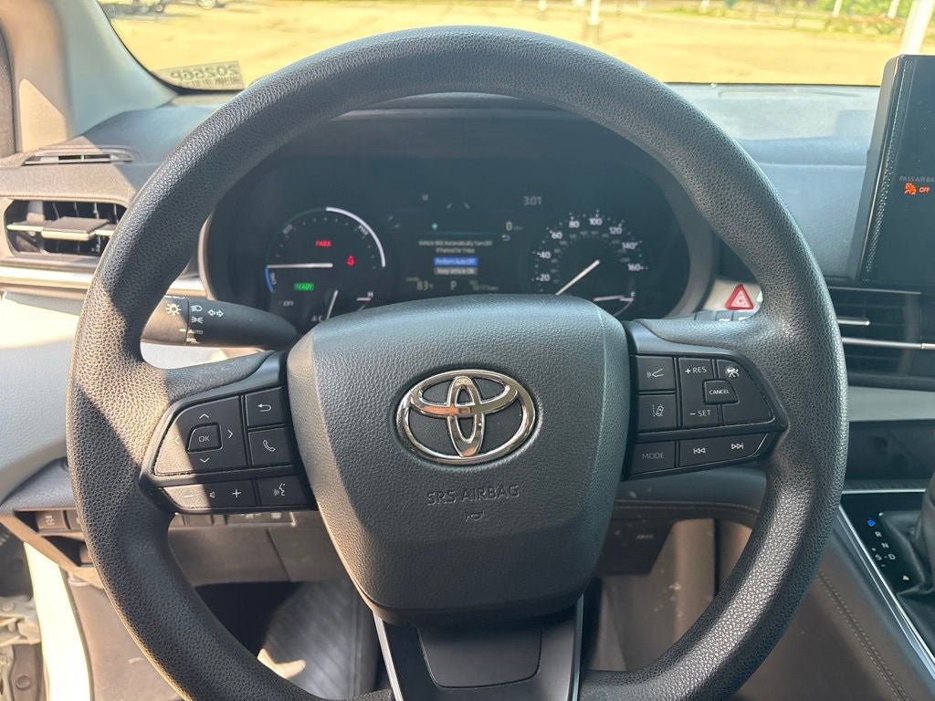 2025 Toyota Sienna LE 8 Passenger