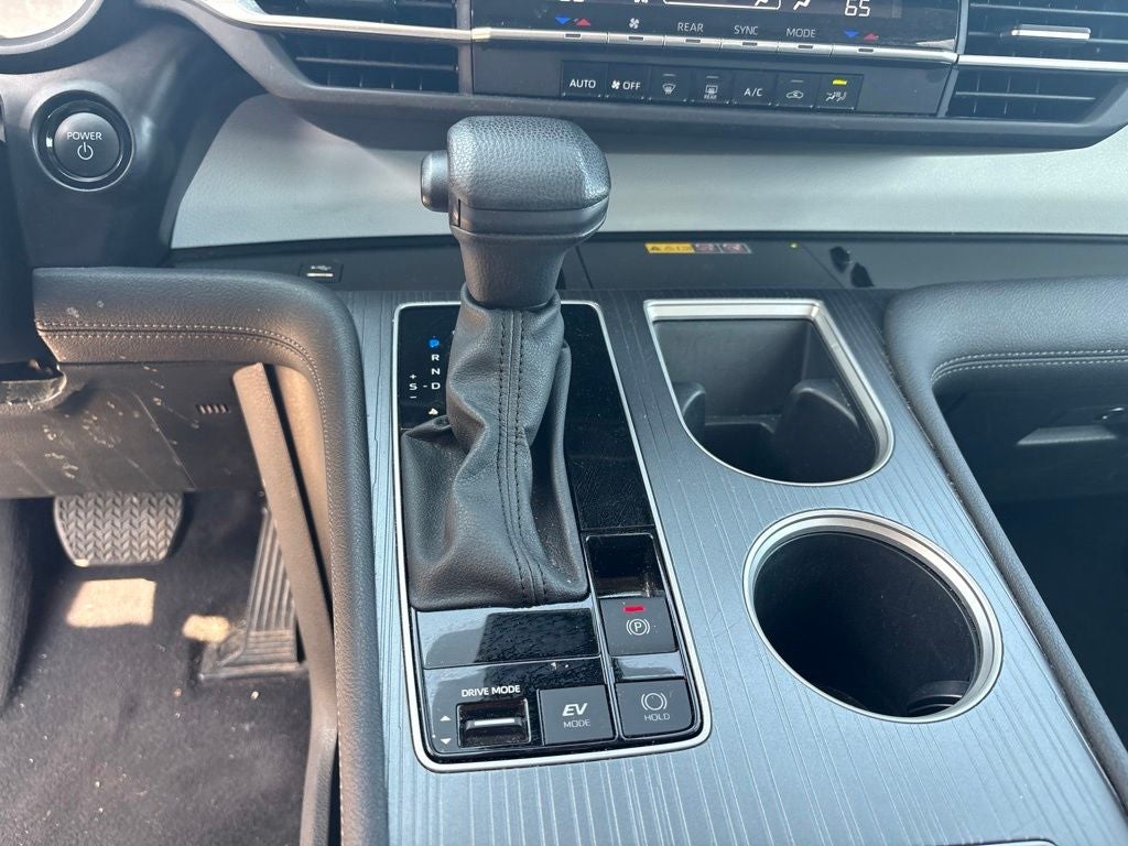 2025 Toyota Sienna LE 8 Passenger