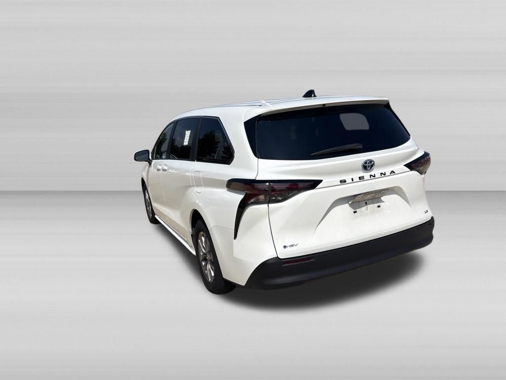 2025 Toyota Sienna LE 8 Passenger