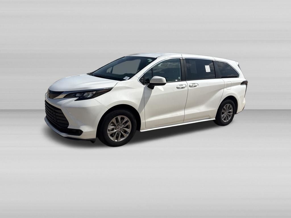 2025 Toyota Sienna LE 8 Passenger