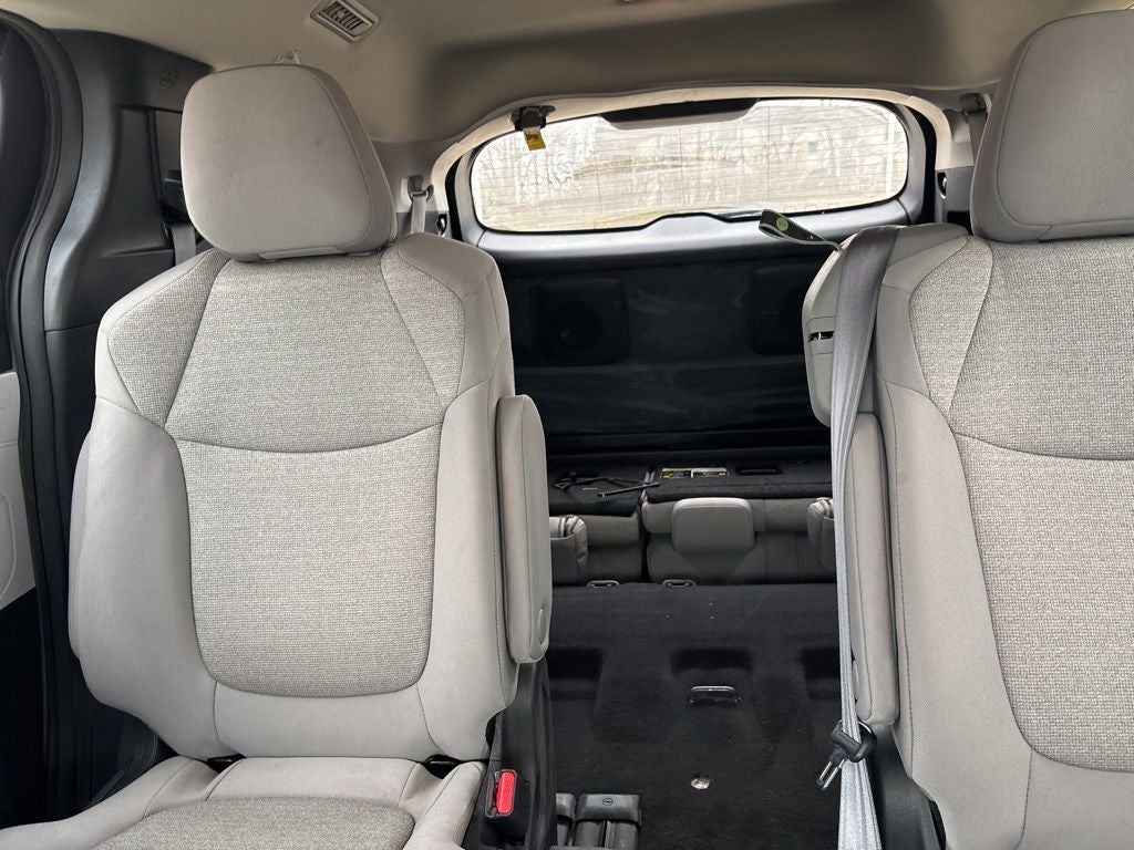 2025 Toyota SIENNA LE LE 8 Passenger