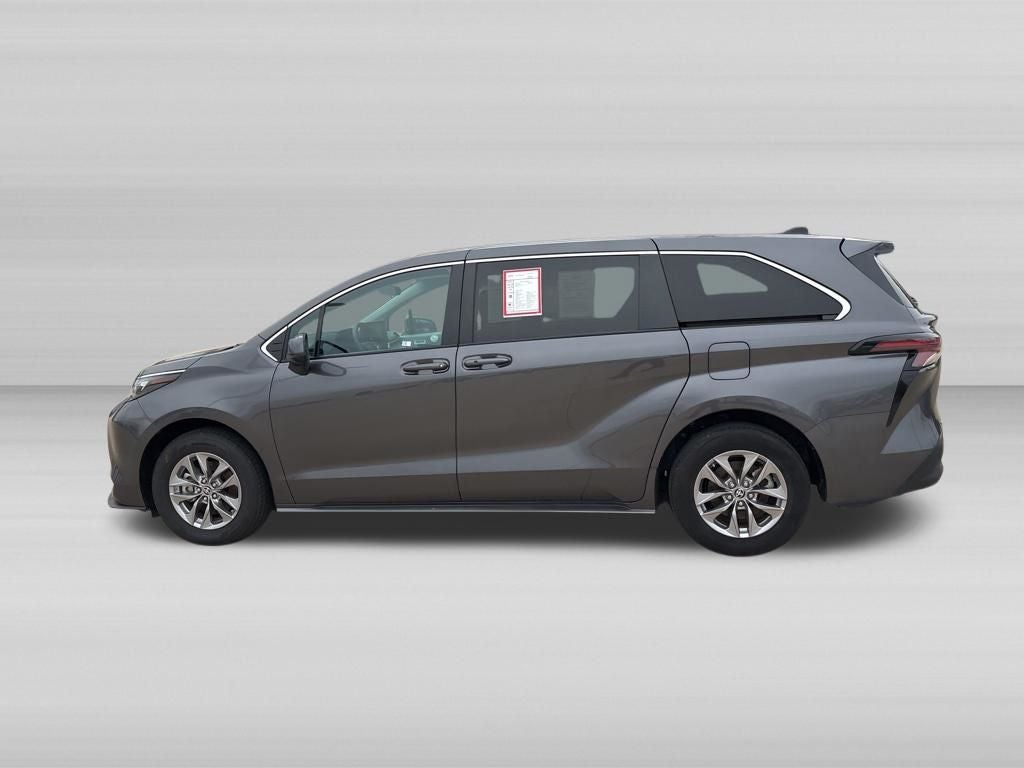 2025 Toyota SIENNA LE LE 8 Passenger