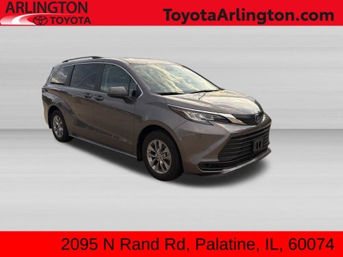 2023 Toyota Sienna LE 8 Passenger