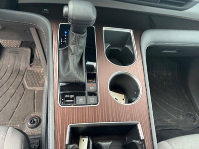 2023 Toyota Sienna LE 8 Passenger