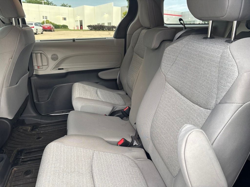 2023 Toyota Sienna LE 8 Passenger