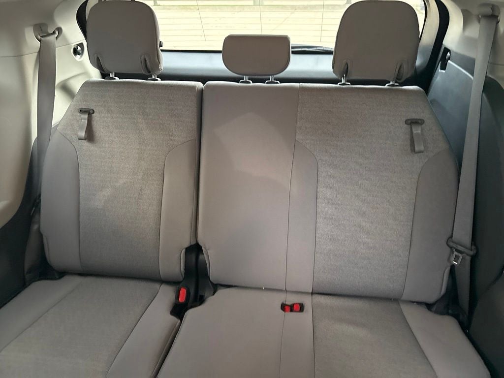 2023 Toyota Sienna LE 8 Passenger