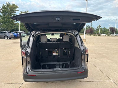 2023 Toyota Sienna LE 8 Passenger