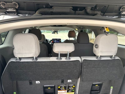 2023 Toyota Sienna LE 8 Passenger