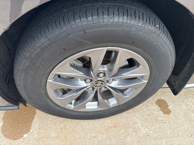 2023 Toyota Sienna LE 8 Passenger