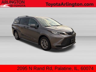 2023 Toyota Sienna LE 8 Passenger