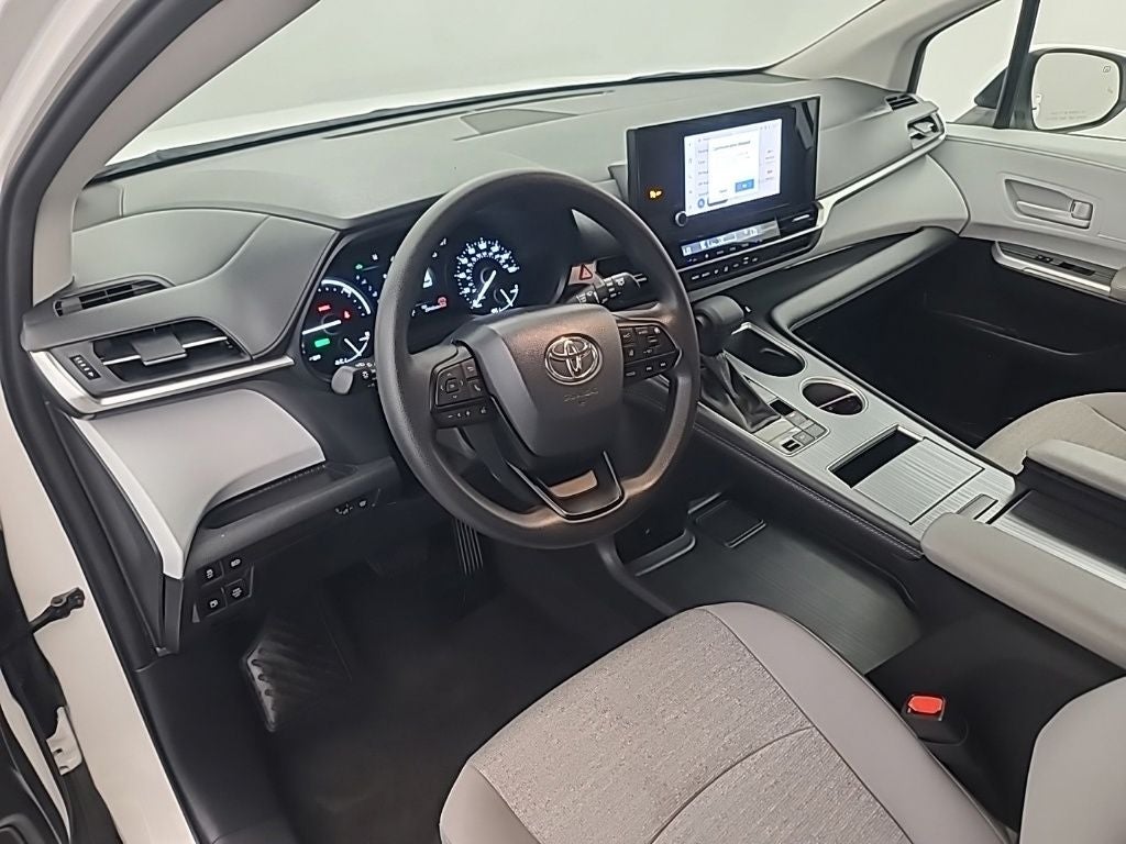 2026 Toyota Sienna LE 8 Passenger