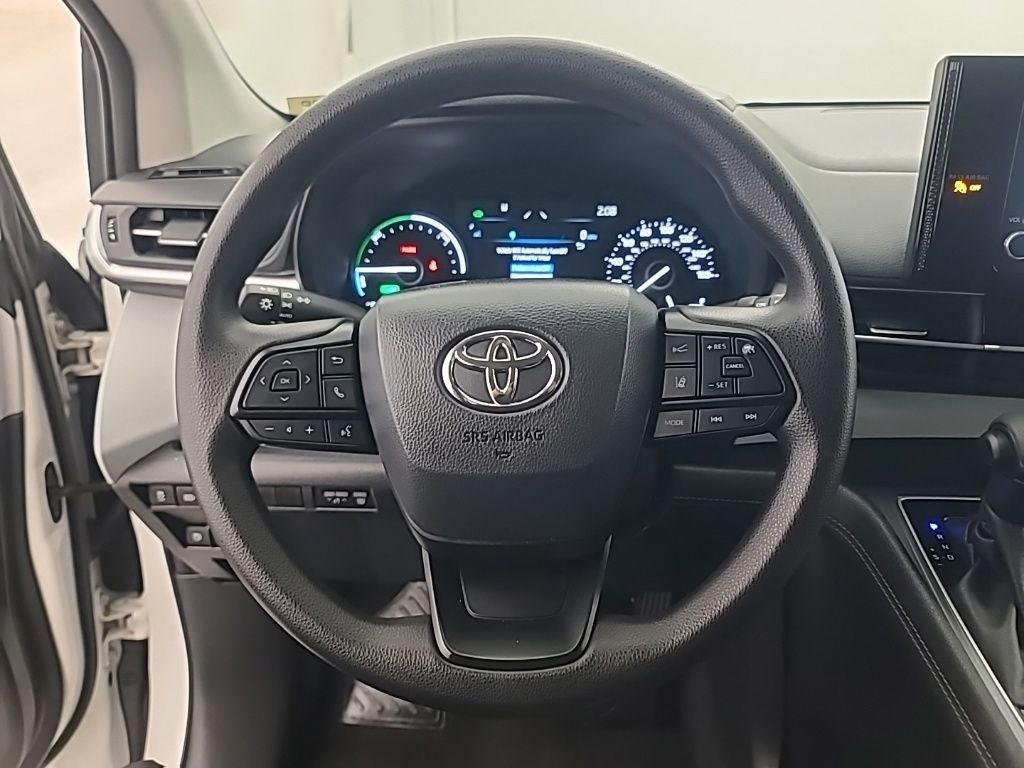2026 Toyota Sienna LE 8 Passenger