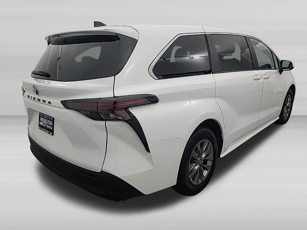 2026 Toyota Sienna LE 8 Passenger