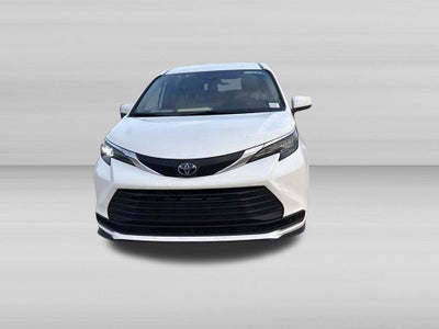 2025 Toyota Sienna LE 8 Passenger