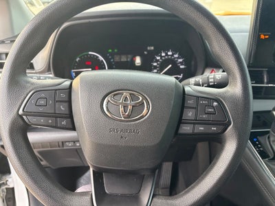 2025 Toyota Sienna LE 8 Passenger