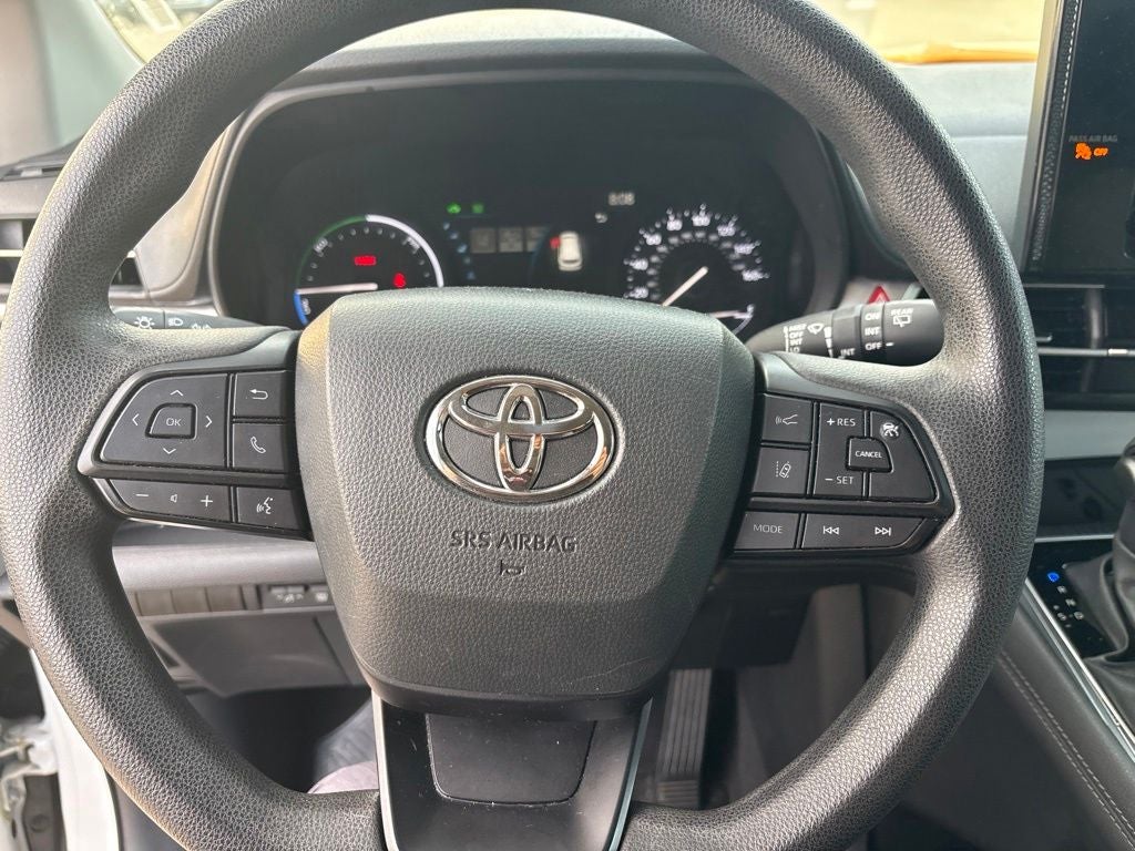 2025 Toyota Sienna LE 8 Passenger